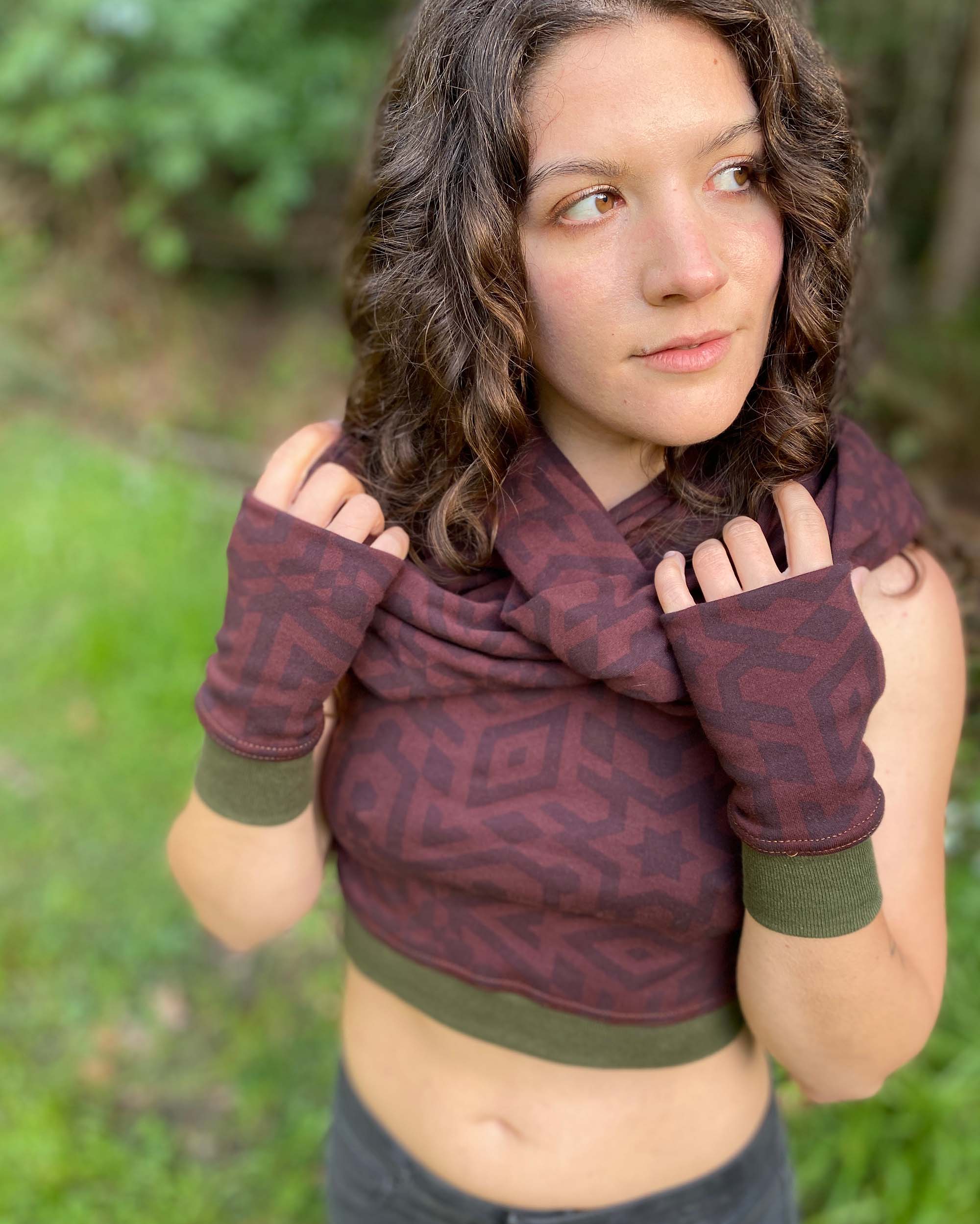 Organic cotton hand warmers, crop top and scarf in matching reddish brown colored fabric with geometric print.