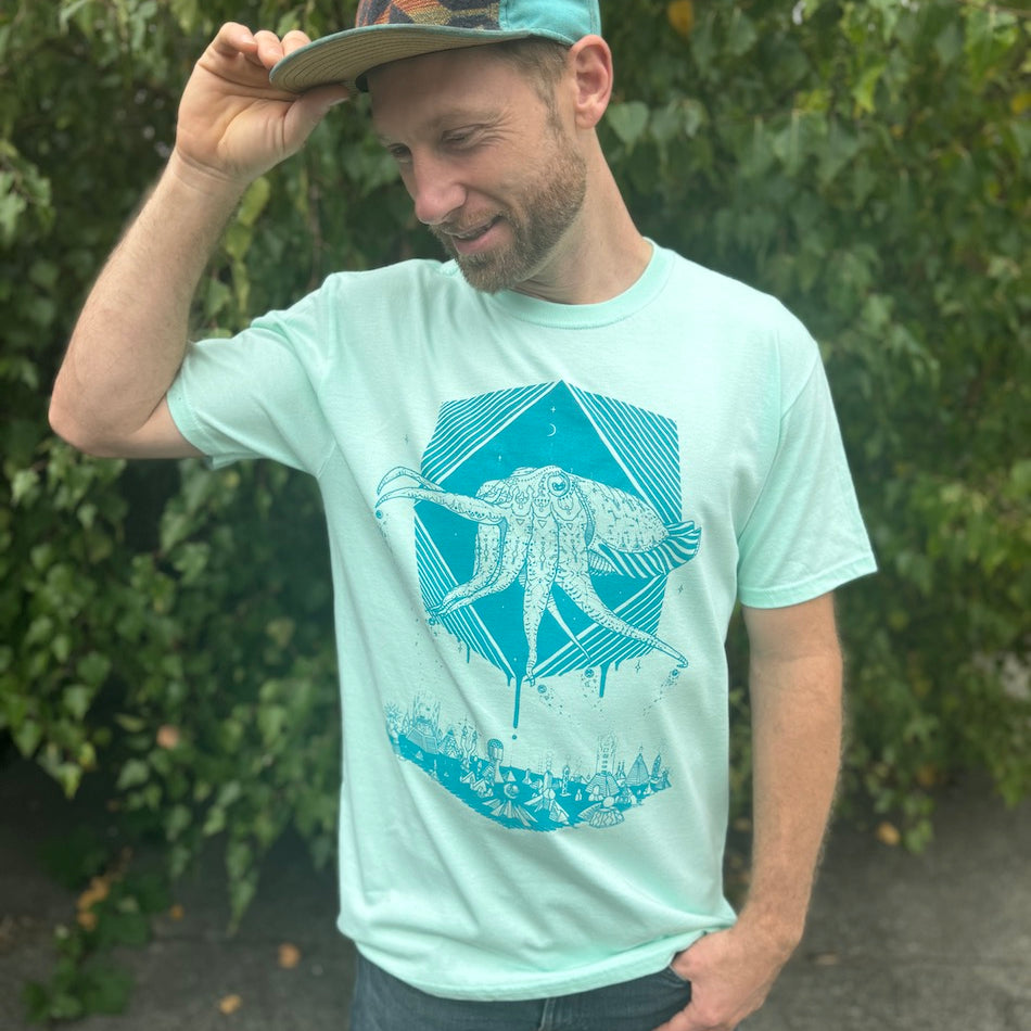 Pharaoh Cuttlefish T-shirt - Organic Cotton Light Weight Jersey Sci-fi Animal Graphic Crew Neck Shirt